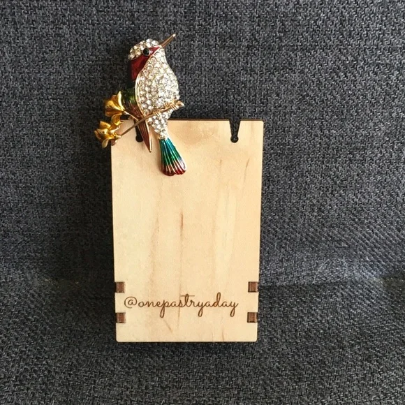 Fashion Rhinestone Hummingbird Brooch, Sparkly, Bling, Gold, Red - Picture 6 of 17